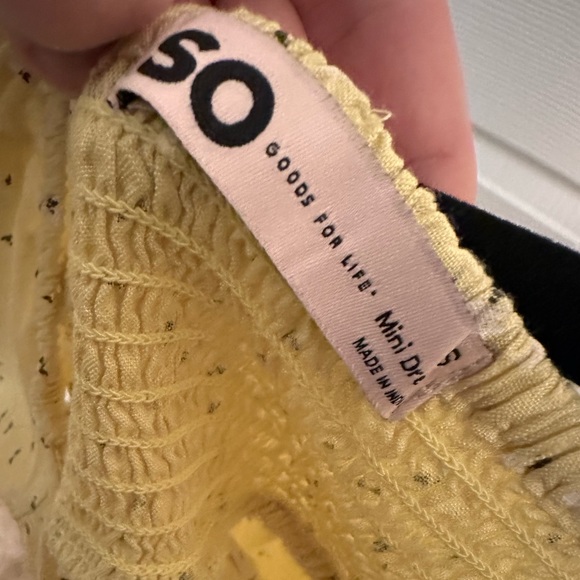 SO Yellow Floral Mini Dress Size S Capped Sleeves With Ruffles On Bottom - Picture 3 of 4